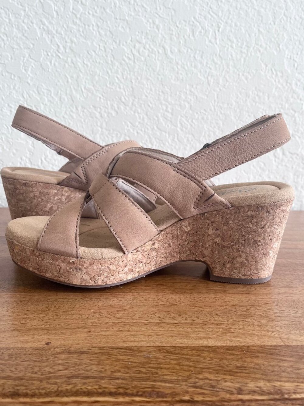 Clarks Collection Giselle Beach Sand Suede Wedge Platform Sandal 6 - Picture 8 of 15